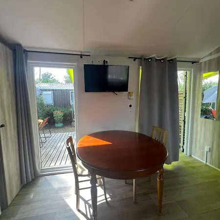 Bungalow 6 Personnes Camping 5 Etoiles Ile De Re *